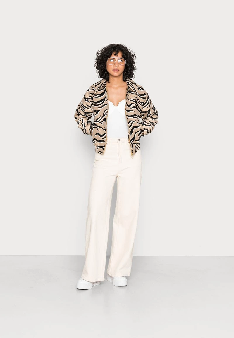 Monki Damen 2 PACK - Top - White Light/solid Blue 1 Monki Damen 2 PACK - Top - White Light/solid Blue