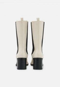 Monki Damen ODIE BOOT VEGAN - Stiefel - White Dusty Light -Monki Verkäufe 2022 0c533a90627245998c80d573a1a4da3a
