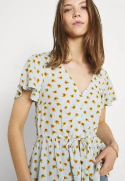 Monki Bluse - Blue Dusty Light | Damen -Monki Verkäufe 2022 0cd9bdb6df33423a8e644a4442622c1a