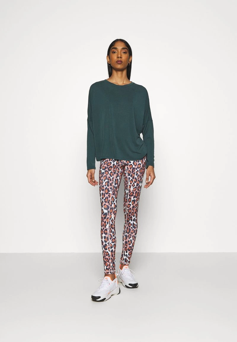 Monki Damen Langarmshirt - Kahki Green 2 Monki Damen Langarmshirt - Kahki Green – Bild 2