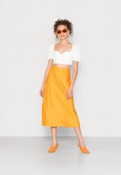 Monki Damen T-Shirt Basic - White Light -Monki Verkäufe 2022 1c7bd0d3de024ce587809cb751a6ba4c