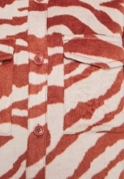 Monki Damen BENNIE - Hemdbluse - Red 14 Monki Damen BENNIE - Hemdbluse - Red -Monki Verkäufe 2022 1cce0bbac6c04e6b82a8c0ebba8fccf5