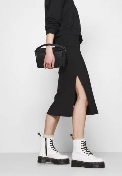 Monki Damen Strickkleid - Black Dark -Monki Verkäufe 2022 1cf50f3767054f57961e108b983f739b