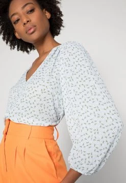 Monki Damen Bluse - Blue -Monki Verkäufe 2022 24c4c7275a614d0aaba051606de04863