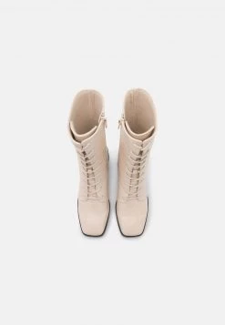 Monki Damen ELMA BOOT VEGAN - Schnürstiefel - White Dusty Light -Monki Verkäufe 2022 2627d70808ef4fc49a99fcf0c67e3289
