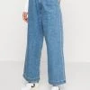 Monki Damen Jeans Relaxed Fit - Blue Medium