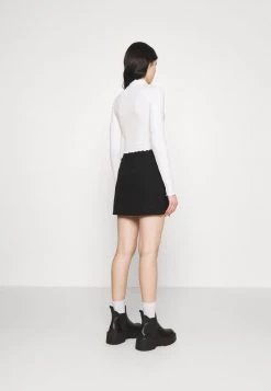 Monki Damen Langarmshirt - Black / White -Monki Verkäufe 2022 2ff69207316f4709920733f6cfc500b7