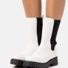 Monki Damen Plateaustiefel - White
