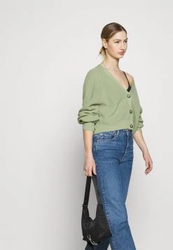 Monki Damen Strickjacke - Green -Monki Verkäufe 2022 32cb635871914fc9a5814f4c558b9f7d