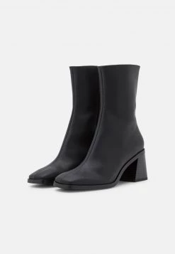 Monki Damen Stiefelette - Black Dark -Monki Verkäufe 2022 3989a653bdd24719b2914d9406867d30