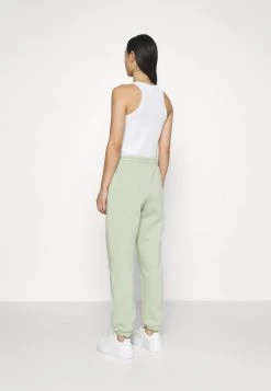 Monki Damen Jogginghose - Green Dusty Light -Monki Verkäufe 2022 42432336539745a593426189f6188375