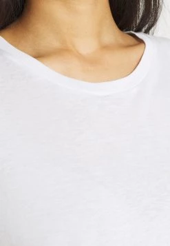 Monki SIMBA TEE 2 PACK - T-Shirt Print - White/lilac | Damen -Monki Verkäufe 2022 46ba6798b4e84b18ab16be76c79a852e