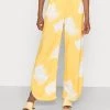 Monki Damen Stoffhose - Yellow