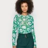 Monki Damen Langarmshirt - Green