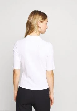 Monki T-Shirt Basic - Black/white | Damen 9 Monki T-Shirt Basic - Black/white | Damen -Monki Verkäufe 2022 4ea90efb61184d42bae885541ce29194