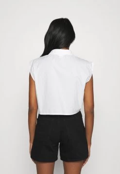 Monki Damen Hemdbluse - White Solid -Monki Verkäufe 2022 5340551e27e740b6867af46162159009