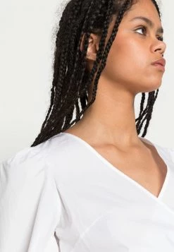 Monki Damen Bluse - White Light -Monki Verkäufe 2022 53d5c6f71f2149f682a90b1b52eee4f1