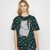 Monki Damen T-Shirt Print - Green Dark