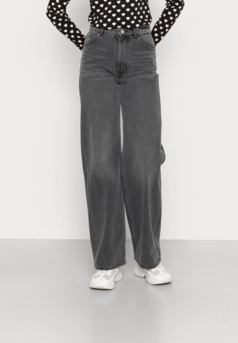 Monki Damen YOKO - Jeans Relaxed Fit - Black Dark 1 Monki Damen YOKO - Jeans Relaxed Fit - Black Dark