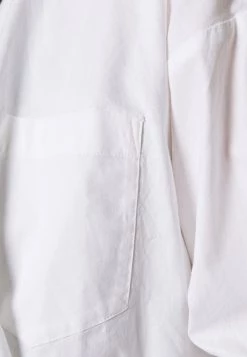 Monki Damen Hemdbluse - White Solid 11 Monki Damen Hemdbluse - White Solid -Monki Verkäufe 2022 5ac7ad7306a74054bd43e8157da21bfd