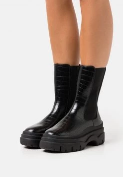 Monki Damen STINA BOOT VEGAN - Plateaustiefel - Black Dark