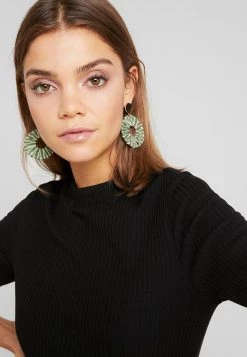 Monki Damen T-Shirt Basic - Black Dark Solid -Monki Verkäufe 2022 6c6a19cdc1da44a88c8785e9185c846b