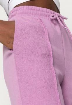 Monki KARDI CUFF TROUSERS - Jogginghose - Lilac | Damen 9 Monki KARDI CUFF TROUSERS - Jogginghose - Lilac | Damen -Monki Verkäufe 2022 6da5ce0aa61e47eaba56cd4bb478776b