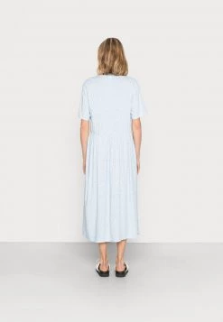 Monki Damen Maxikleid - Blue Dusty Light -Monki Verkäufe 2022 7410466bc6924fb3b32c6eec441872f6
