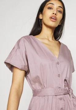 Monki Damen Jumpsuit - Purple -Monki Verkäufe 2022 78ced07f64434726a682daef4618b41e