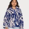 Monki Damen Fleecejacke - Rave Blue