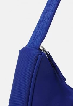 Monki Damen Handtasche - Blue -Monki Verkäufe 2022 90da7745afe641a3a9e87f1444537af6