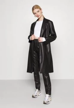 Monki Damen Langarmshirt - Black Dark/white