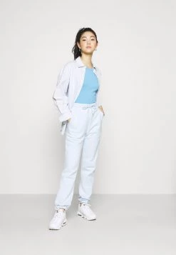 Monki KARDI CUFF TROUSERS - Jogginghose - Blue Light | Damen -Monki Verkäufe 2022 9e38ff8b4dc2467688ce201f8ea8482c