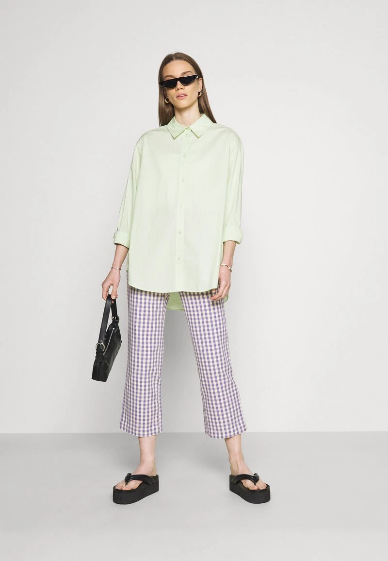 Monki Damen MINA TROUSERS - Stoffhose - Lilac 2 Monki Damen MINA TROUSERS - Stoffhose - Lilac – Bild 2