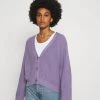 Monki Strickjacke - Lilac Purple Medium | Damen