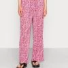 Monki Damen Stoffhose - Tiny Pink