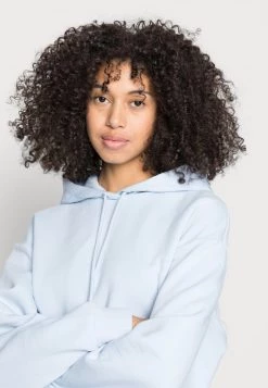 Monki Damen Kapuzenpullover - Light Blue -Monki Verkäufe 2022 ac2fea21db164450a93405cf3260cd48