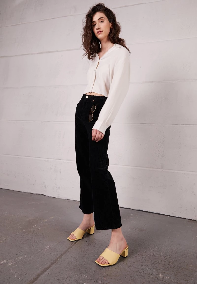 Monki Damen Pantolette Hoch - Yellow Dusty Light 1 Monki Damen Pantolette Hoch - Yellow Dusty Light