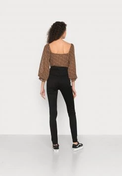 Monki Damen OKI DELUXE - Jeans Slim Fit - Black Dark -Monki Verkäufe 2022 b31072d80f094c829539b1cf377799d5