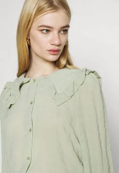 Monki Damen Hemdbluse - Green Dusty Light -Monki Verkäufe 2022 b77573f1e1a24f5385b5d1d27de10023