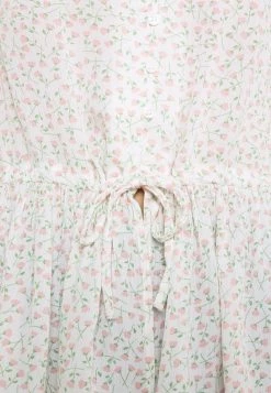 Monki Damen Bluse - White 9 Monki Damen Bluse - White -Monki Verkäufe 2022 bbed26c520934292bbf57a99c814f87e