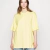 Monki Damen T-Shirt Print - Yellow