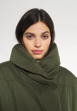 Monki Damen Wintermantel - Green Dark Unique -Monki Verkäufe 2022 c3e5e8a3f48f453ead1b1768bf24a309