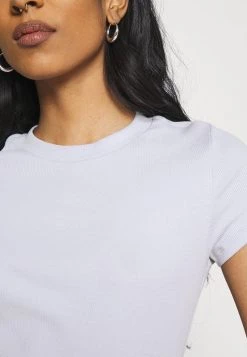 Monki T-Shirt Print - Black Dark Solid/lilac | Damen -Monki Verkäufe 2022 c490afac0e184bdb883edf2ebcc9c68e