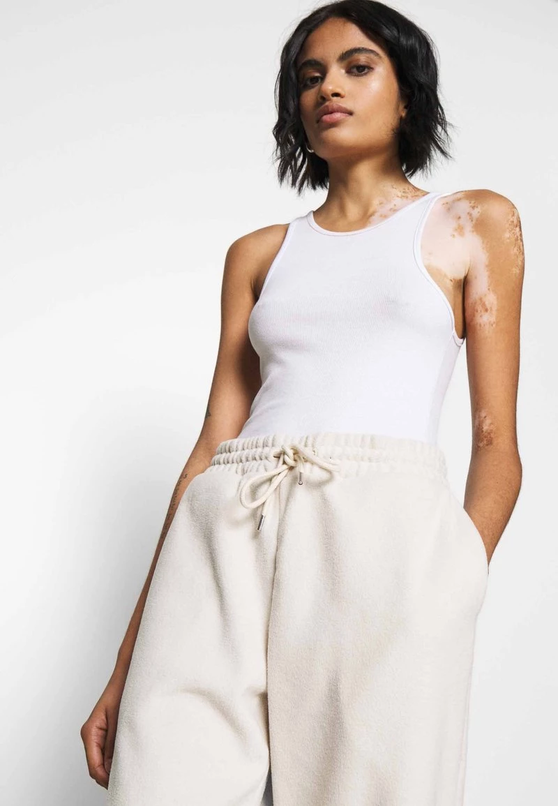 Monki Damen FANNY TROUSERS - Jogginghose - Beige 4 Monki Damen FANNY TROUSERS - Jogginghose - Beige – Bild 4