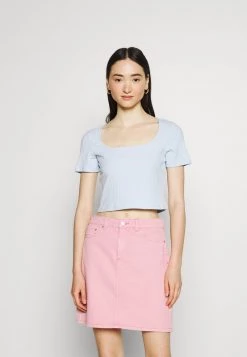 Monki Damen T-Shirt Basic - Light Blue