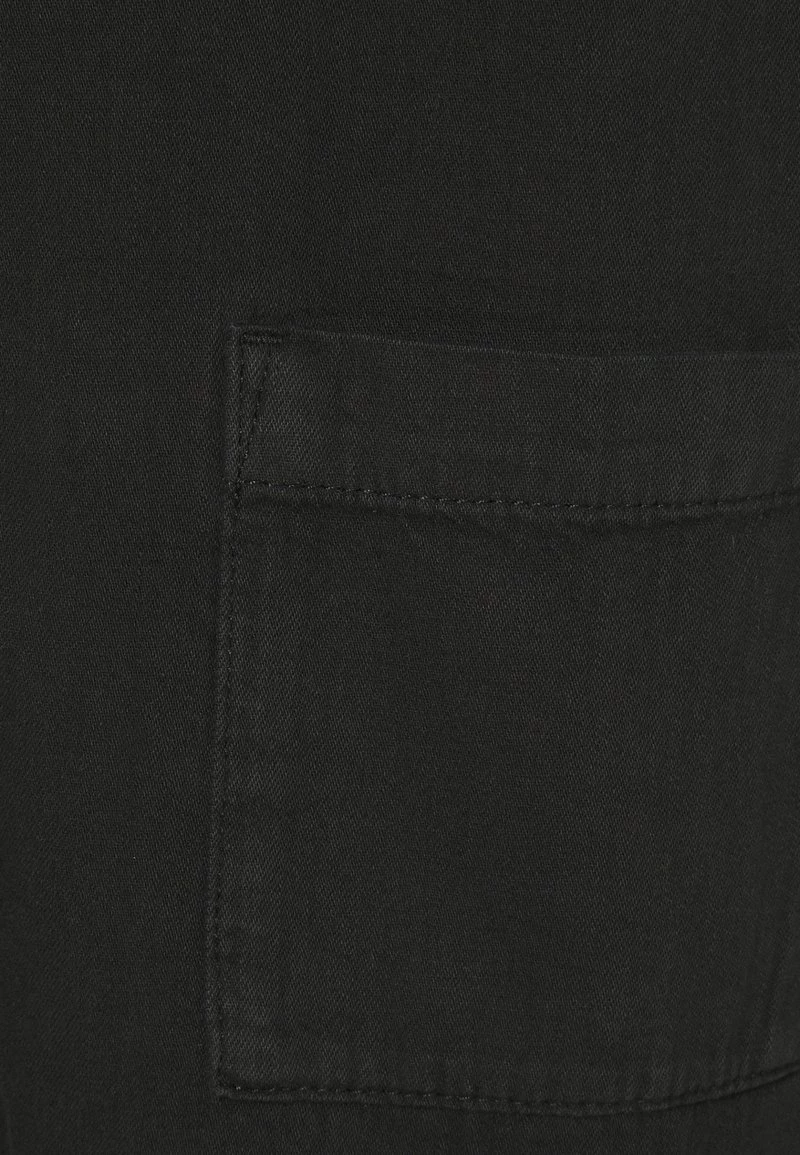 Monki Damen Latzhose - Black Dark 3 Monki Damen Latzhose - Black Dark – Bild 3