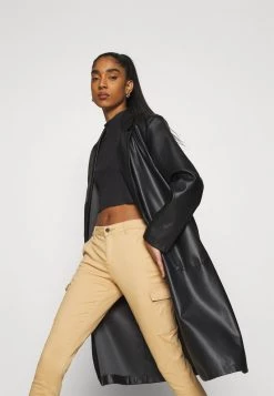 Monki Damen T-Shirt Basic - Black -Monki Verkäufe 2022 e1342747c5d949b3af877518a3770bc7