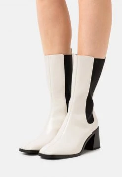 Monki Damen ODIE BOOT VEGAN - Stiefel - White Dusty Light