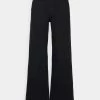 Monki Damen YOKO - Jeans Relaxed Fit - Black Dark